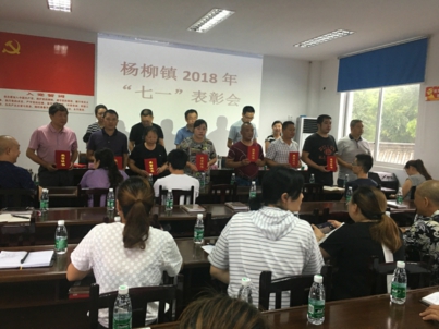 �������ٿ�����һ�����������񻯷���Ⱥ�ڹ�����